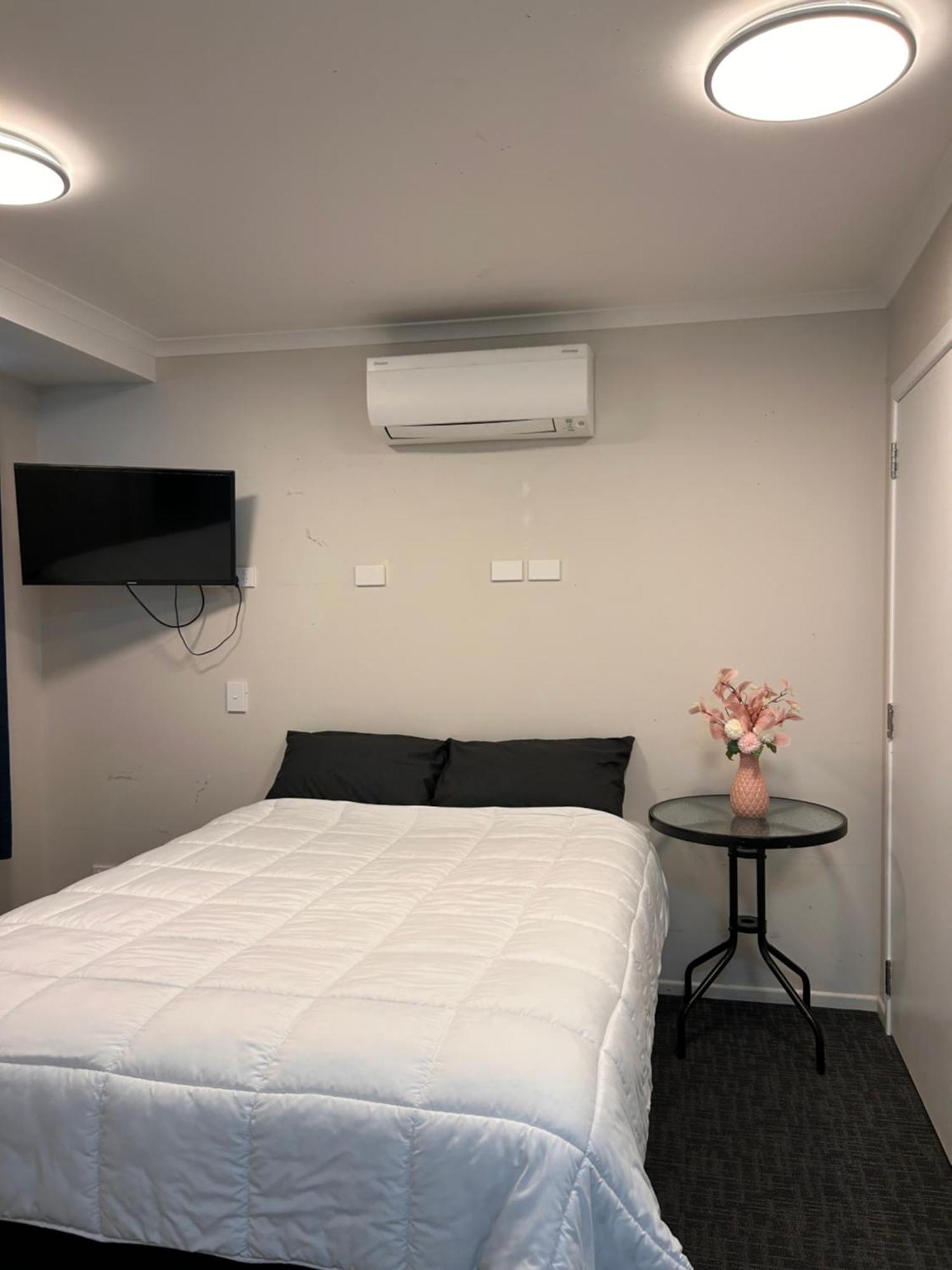 Terapa Motor Inn Hamilton Esterno foto