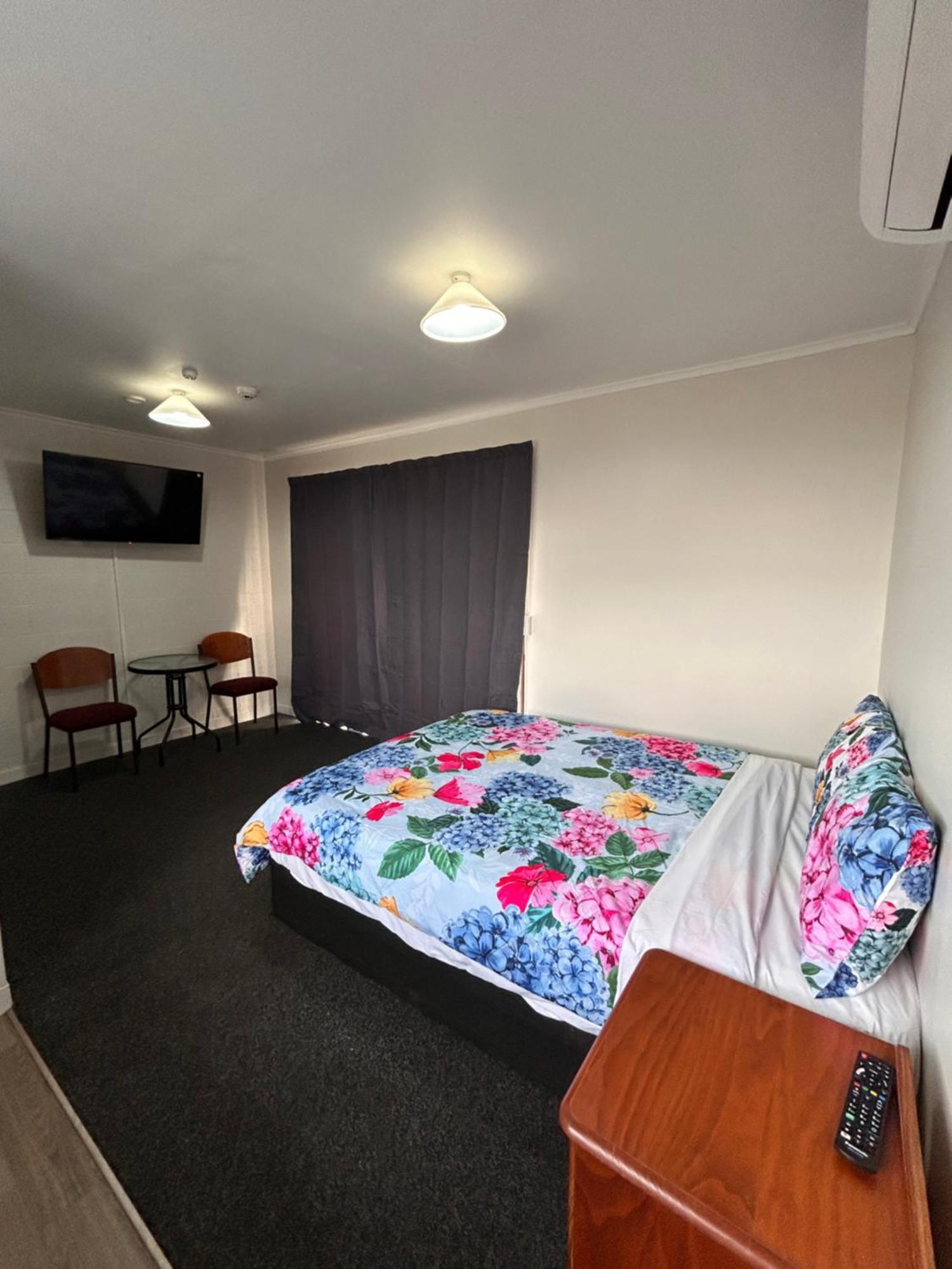 Terapa Motor Inn Hamilton Esterno foto